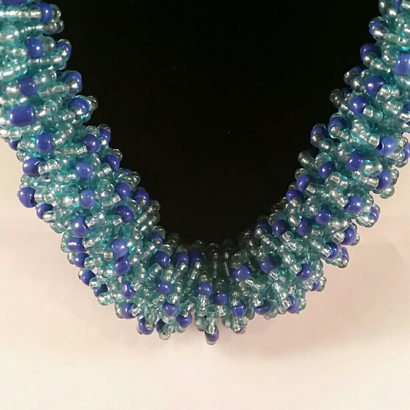 HANDMADE BEADED NECKLACE AND BRACELET - Picture 2 of 5